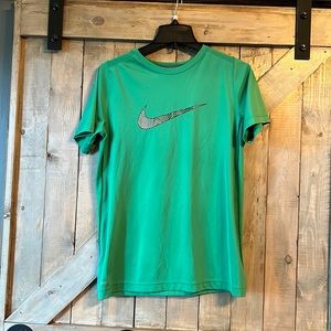 Boys size XL Nike dry fit shirt.